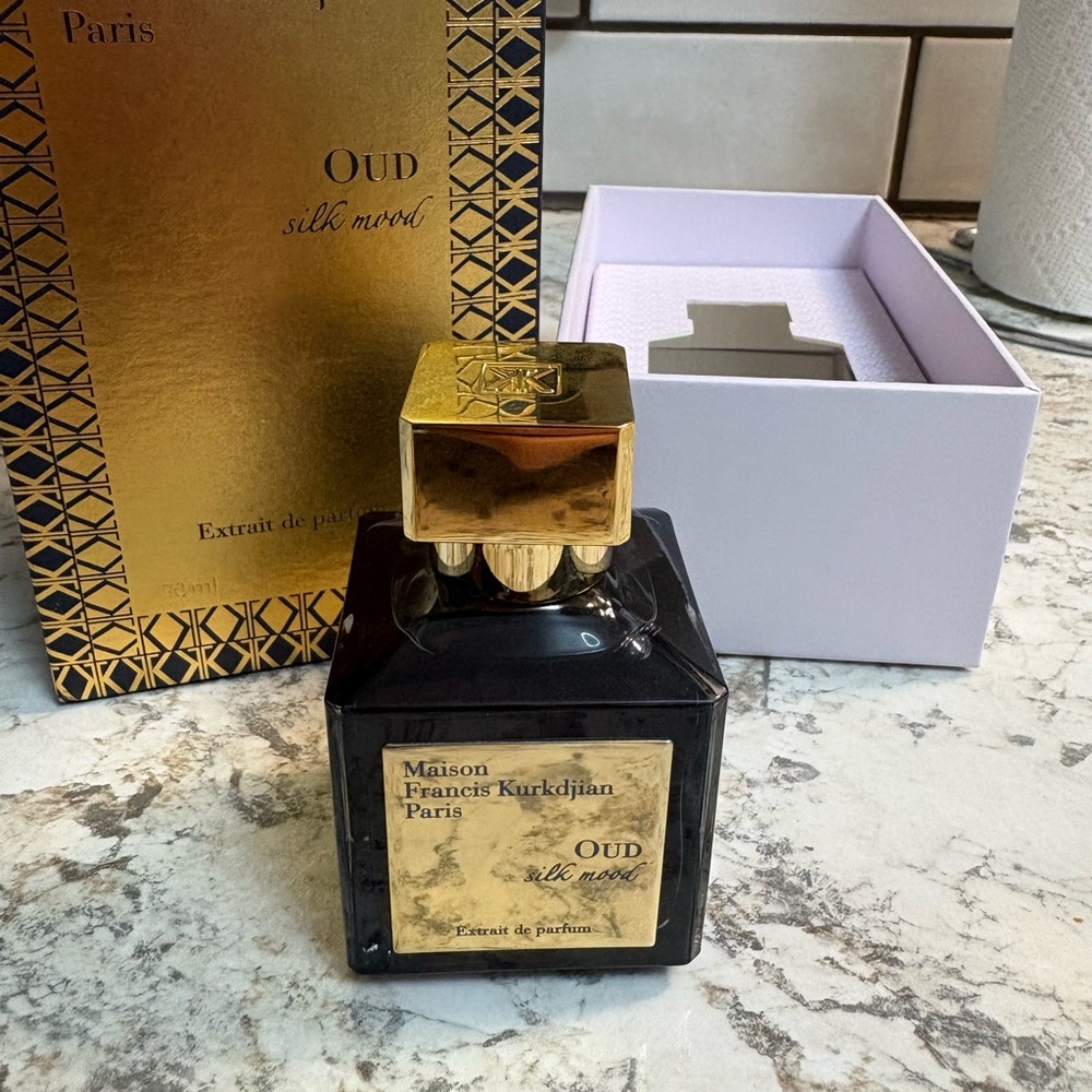 Maison Francis Kurkdjian Black and Gold Oud Silk Mood Perfume Bottle